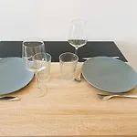 La Terrasse, T2 Proche Gare, Wifi, Tv Hd, Grande Terrasse דירה