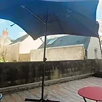 La Terrasse, T2 Proche Gare, Wifi, Tv Hd, Grande Terrasse דירה