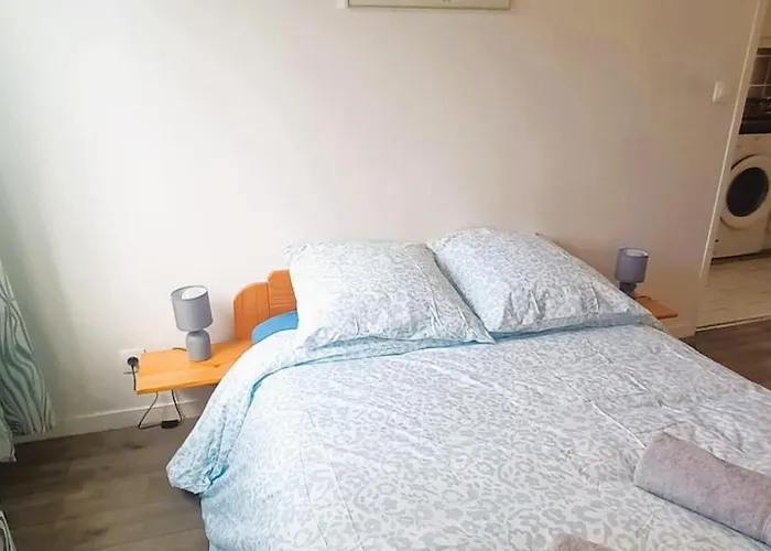 La Terrasse, T2 Proche Gare, Wifi, Tv Hd, Grande Terrasse דירה